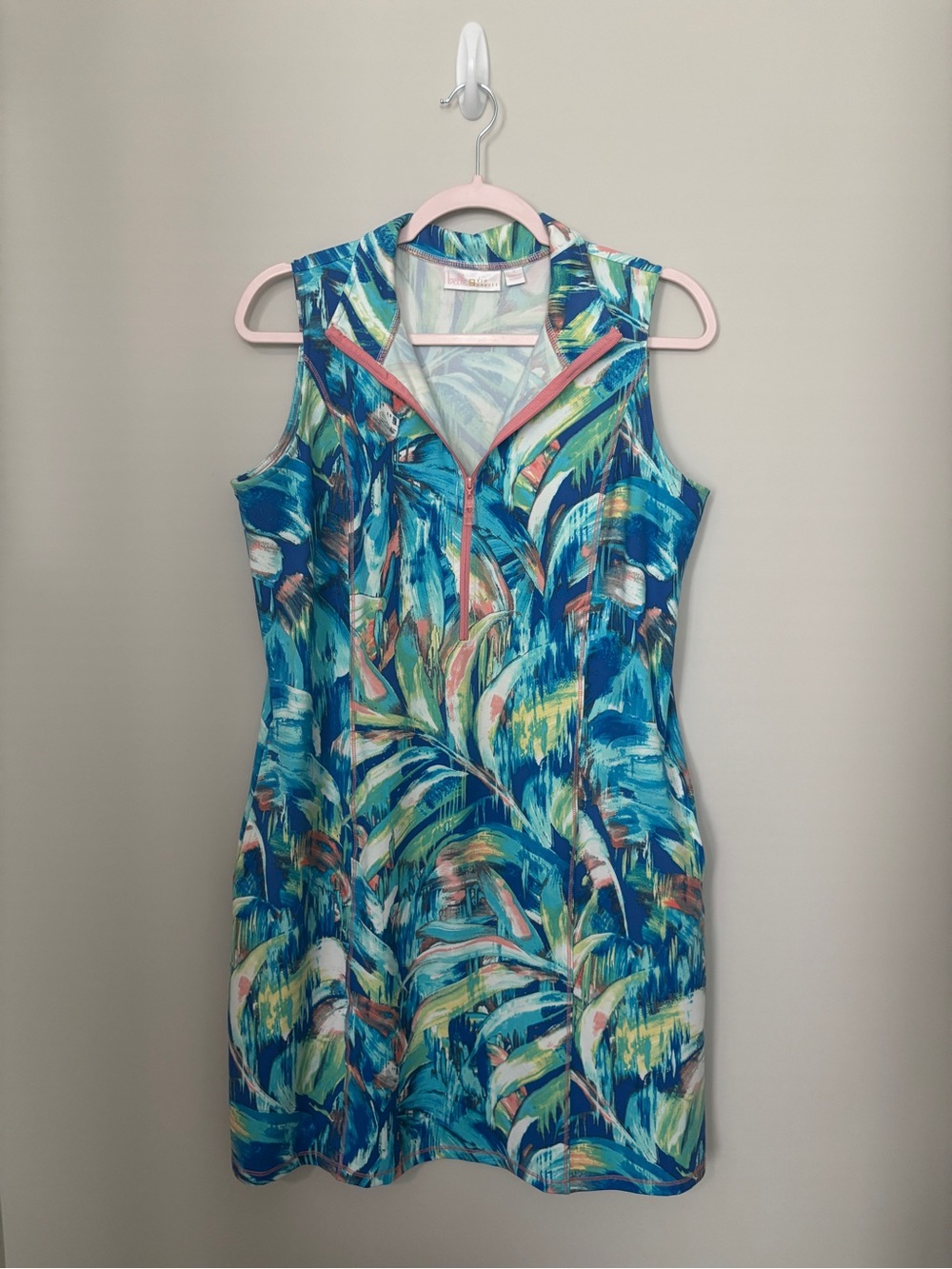 Belle by Kim Gravel Blue Green Tropical Print Top - Size S - but fits like M -